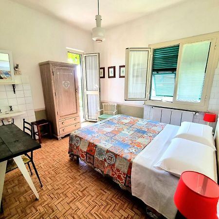 Casa Cambini Bed & Breakfast Marina di Massa Eksteriør bilde